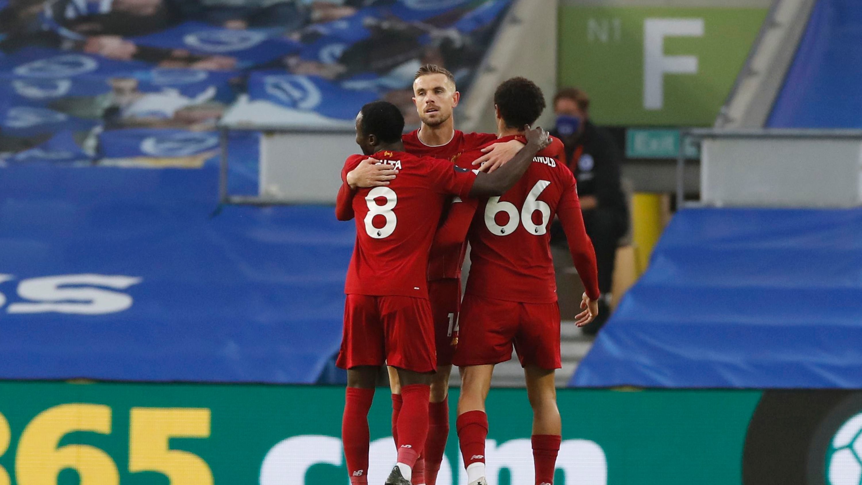 莱奥一剑封喉，AC米兰1-0复仇拉齐奥，登顶意甲积分榜坐山观虎斗