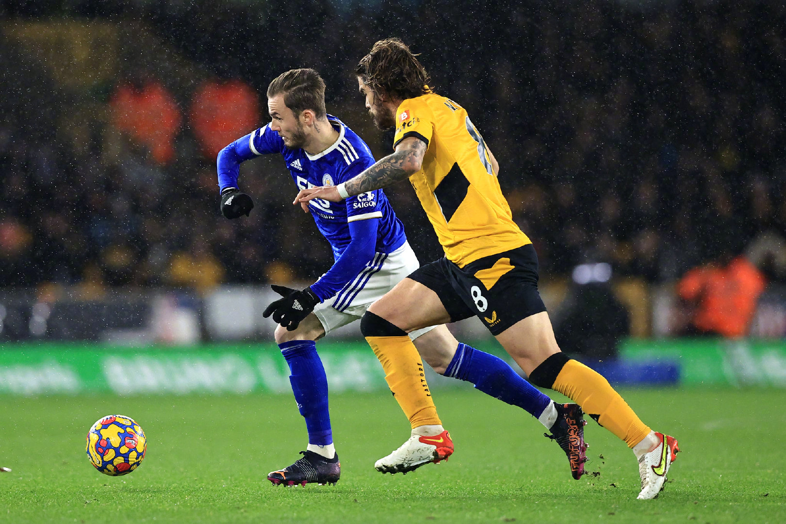 体育搭建足球交流平台 首届胶东城市足协杯赛开幕